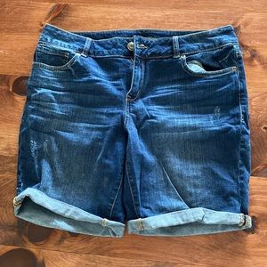 Maurices Bermuda Jean shorts, size 11/12